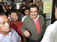 Joseph Estrada Terinfeksi Covid-19, Dipasang Ventilator