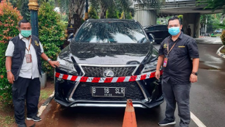 Mobil Lexus terkait tersangka Heru Hidayat/Dok Kejagung Mobil Lexus terkait tersangka Heru Hidayat/Dok Kejagung