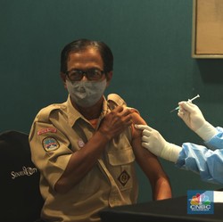 Lansia Aman untuk Vaksinasi Covid-19, Jangan Ragu!