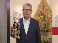 BRI Sabet Penghargaan The Best CEO & Best Innovative Company