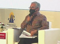 Bos OJK Ungkap Alasan Industri Keuangan Syariah Tertinggal