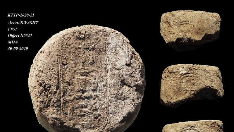 An undated handout photo released Thursday, April 8, 2021 by the by the Zahi Hawass Center For Egyptology shows an archaeological discovery as part of the 'Lost Golden City' in Luxor, Egypt. The city is 3000 years old, dates to the reign of Amenhotep III, and continued to be used by Tutankhamun and Ay. (by the Zahi Hawass Center For Egyptology via AP)