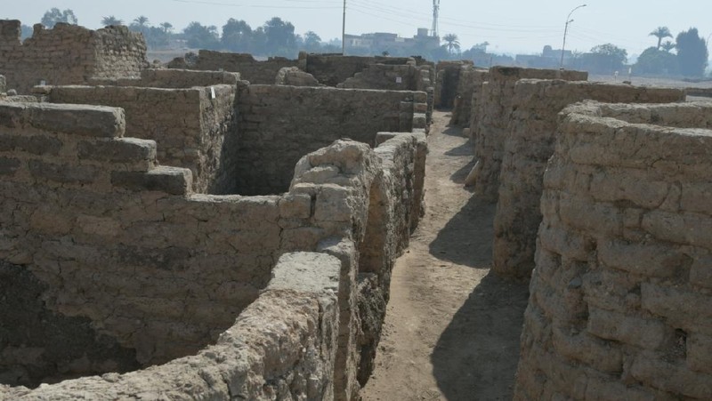 An undated handout photo released Thursday, April 8, 2021 by the by the Zahi Hawass Center For Egyptology shows an archaeological discovery as part of the 'Lost Golden City' in Luxor, Egypt. The city is 3000 years old, dates to the reign of Amenhotep III, and continued to be used by Tutankhamun and Ay. (by the Zahi Hawass Center For Egyptology via AP)