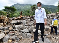 Tinjau Banjir NTT, Jokowi Dapat Laporan Harga BBM Mahal!