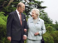 Ratu Elizabeth dan Kesendirian di Pemakaman Pangeran Philip