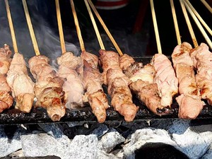 Membakar Makanan dengan Arang Ternyata Punya 5 Manfaat Ini