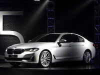 BMW Indonesia resmi memperkenalkan mobil sedan bisnis terbaru mereka BMW 520i M Sport dan BMW 530i Opulence. (Dok: BMW)