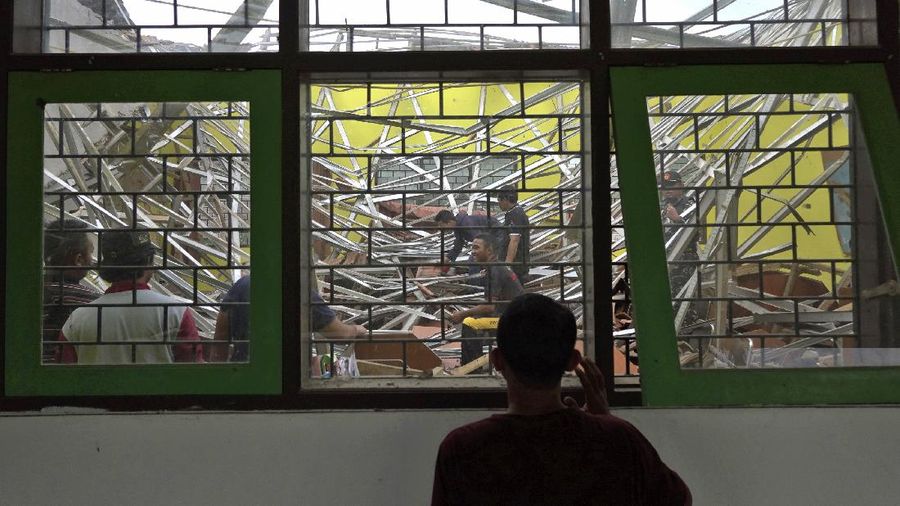 Gempa kembali terjadi di Malang Jawa Timur, Minggu (11/4/2021). AP/Hendra Permana