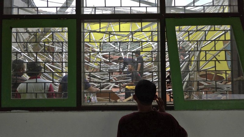 Gempa kembali terjadi di Malang Jawa Timur, Minggu (11/4/2021). AP/Hendra Permana