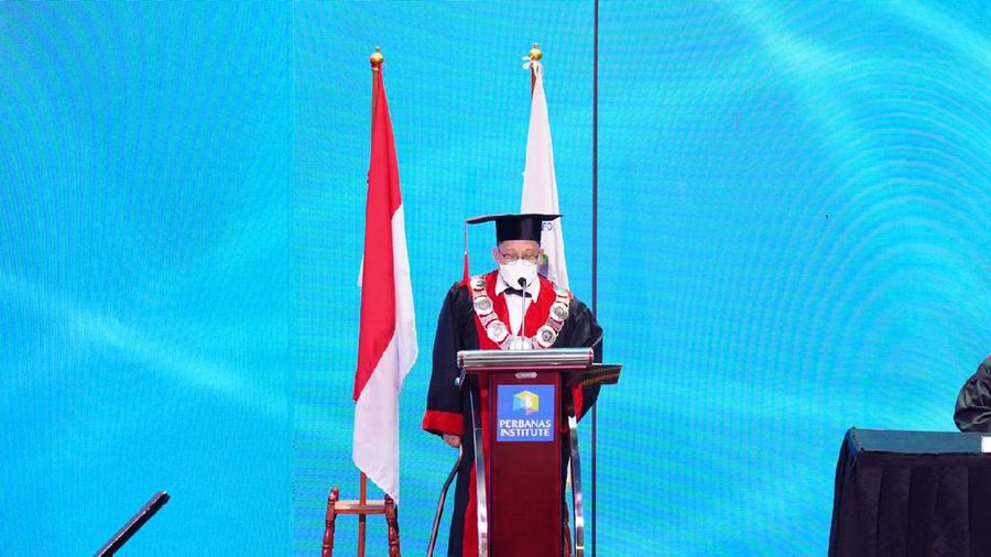 Perbanas Institute kembali menggelar acara Wisuda Perbanas Institute tahun 2021 untuk Program Studi Magister (S-2), Sarjana (S-1), dan Diploma (D-3). Acara Wisuda Perbanas Institute kali ini dilaksanakan secara Daring (online) pada Sabtu, 10 April 2021. Ist