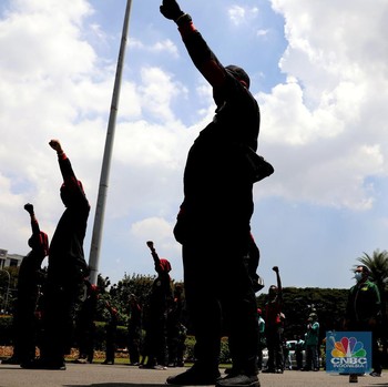 Penampakan Demo Buruh Menuntut THR Lebaran 2021 Dibayar Penuh