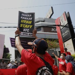 Dramatis! Markas KFC Dikepung Karyawan, Ada PHK & Potong Gaji