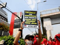 Markas KFC Dikepung Karyawan, Bagaimana Pizza Hut, CFC Dkk?