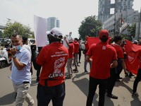 Kisruh Upah Pegawai KFC Indonesia, Saham FAST Nyungsep!