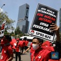 Markasnya 'Dikepung' Pekerja, Seberapa Parah Keuangan KFC?