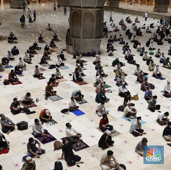 Intip Salat Tarawih Pertama di Masjid Istiqlal Jakarta