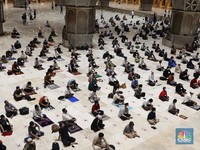 Intip Salat Tarawih Pertama di Masjid Istiqlal Jakarta