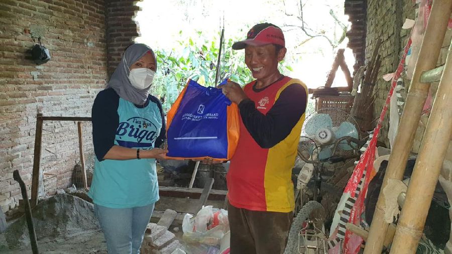 BRI menyalurkan bantuan tanggap bencana kepada masyarakat di wilayah Malang dan Jawa Timur. Ist