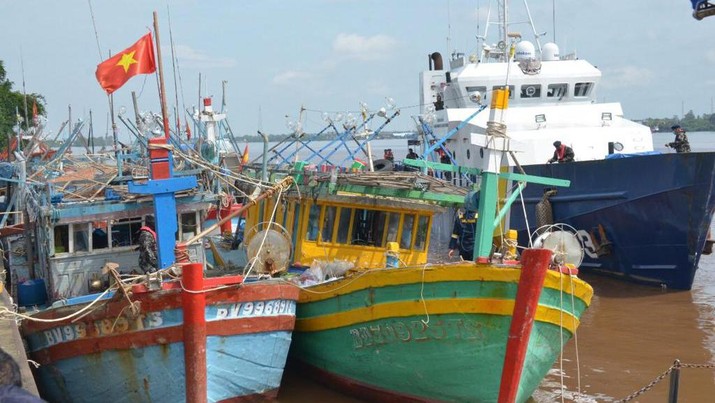 Direktorat Jenderal Pengawasan Sumber Daya Kelautan dan Perikanan (PSDKP), Kementerian Kelautan dan Perikanan (KKP) menangkap lima kapal ikan asing ilegal berbendera Vietnam di Laut Natuna Utara. Ist Direktorat Jenderal Pengawasan Sumber Daya Kelautan dan Perikanan (PSDKP), Kementerian Kelautan dan Perikanan (KKP) menangkap lima kapal ikan asing ilegal berbendera Vietnam di Laut Natuna Utara. Ist