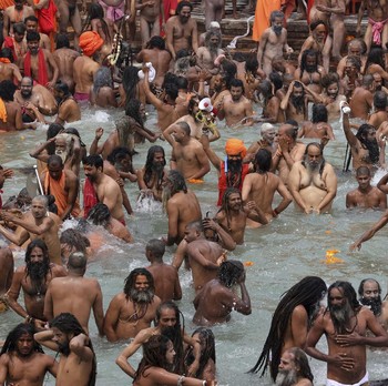 Kilas Balik Festival Kumbh Mela yang Bawa 'Petaka' di India