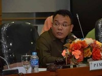 Blak-blakan Ketua Fraksi PAN Mau Disuntik Vaksin Terawan