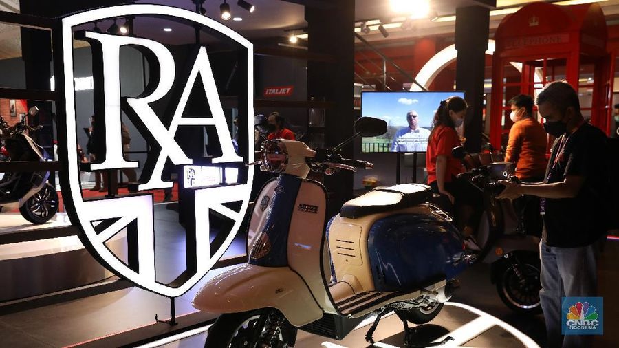 Pameran Otomotif IIMS Hybrid 2021 di JiExpo Kemayoran, Jakarta. CNBC Indonesia/Andrean Kristianto