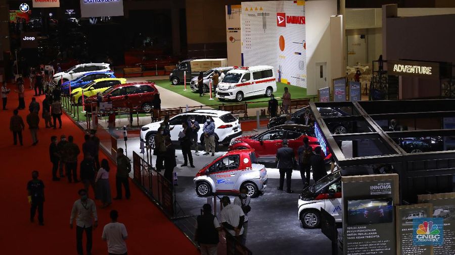 Pameran Otomotif IIMS Hybrid 2021 di JiExpo Kemayoran, Jakarta. CNBC Indonesia/Andrean Kristianto