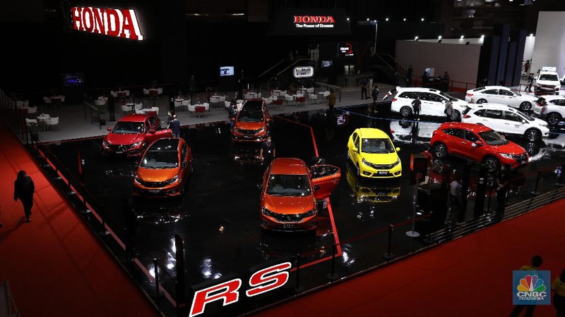 Pameran Otomotif IIMS Hybrid 2021 di JiExpo Kemayoran, Jakarta. CNBC Indonesia/Andrean Kristianto