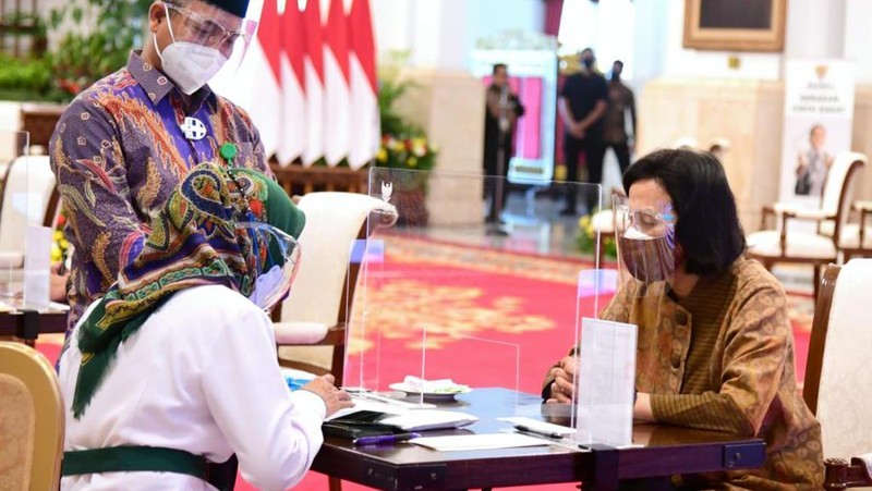 Peluncuran gerakan cinta zakat dan penyerahan zakat kepada Badan Amil Zakat Nasional, Kamis (15/04/2021). Dok: Biro Pers Sekretariat Presiden
