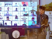 Intip Gaya Jokowi Hingga Sri Mulyani Tunaikan Zakat di Istana
