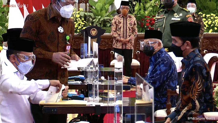 Peluncuran gerakan cinta zakat dan penyerahan zakat kepada Badan Amil Zakat Nasional, Kamis (15/04/2021). Dok: Tangkapan layar Setpres RI