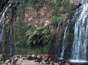 Wisata Alam ke Air Terjun Pengantin Ngawi, Yuk!