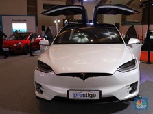 Mobil Termahal Tesla Banting Harga Jadi Segini, Minat?