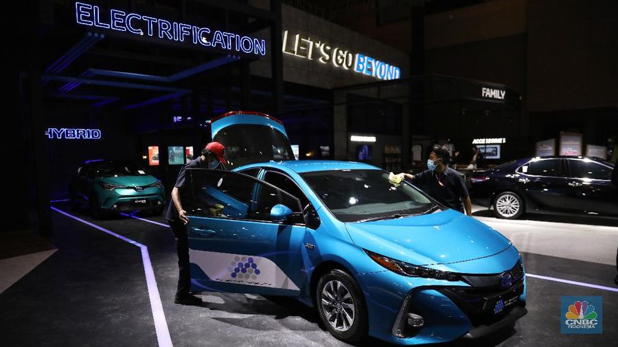 Toyota Prius PHEV. CNBC Indonesia/Andrean Kristianto