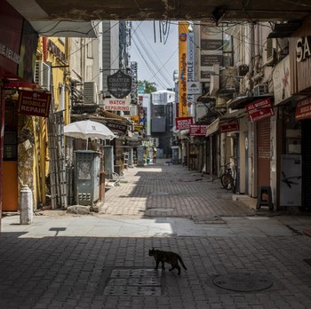 Kasus Corona Naik Rekor, India Lockdown Dua Kota