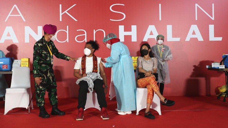 Jokowi Tinjau Vaksinasi Seniman dan Budayawan, Galeri Nasional Indonesia (Youtube BPMI)