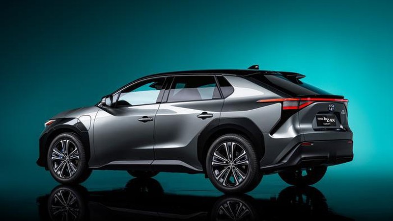 Toyota resmi memperkenalkan konsep SUV listrik bernama Toyota bZ4X (Toyota)