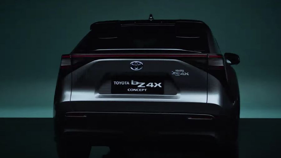 Toyota resmi memperkenalkan konsep SUV listrik bernama Toyota bZ4X (Toyota)