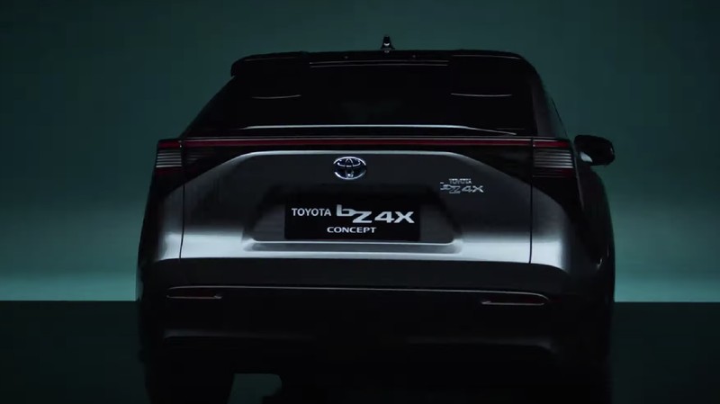 Toyota resmi memperkenalkan konsep SUV listrik bernama Toyota bZ4X (Toyota)