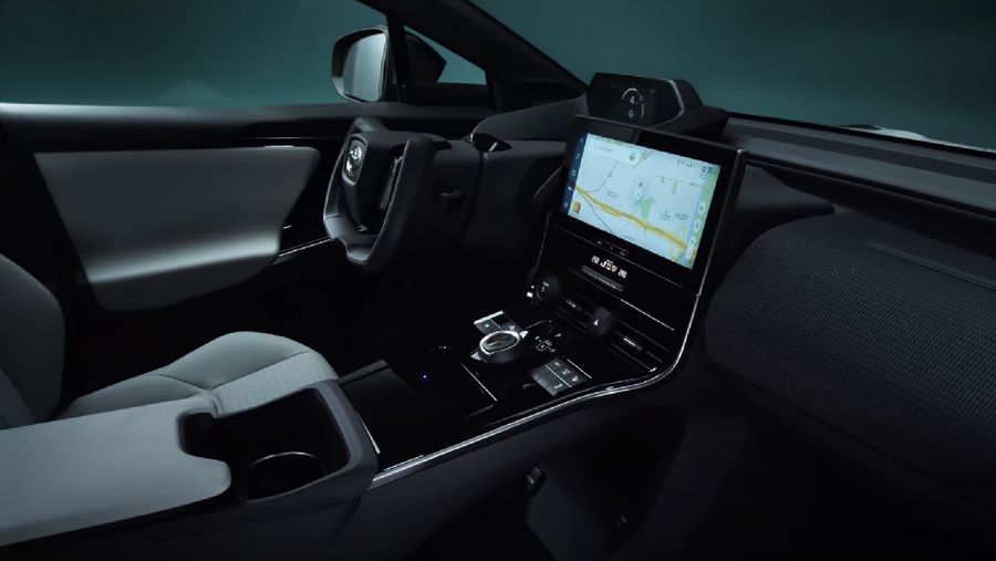 Toyota resmi memperkenalkan konsep SUV listrik bernama Toyota bZ4X (Youtube Toyota)