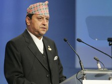 Duh! Eks Raja & Ratu Nepal Positif Corona Pulang dari India