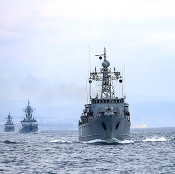 Ini Penampakan Kapal Perang & Jet Tempur Rusia di Laut Hitam