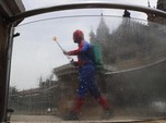 Aksi Heroik Spiderman saat India Diterpa Tsunami Corona