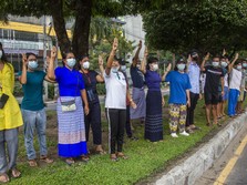 Panic Buying di Supermarket-Pom Bensin Myanmar, Ada Apa?