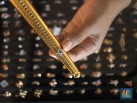 Harga Emas di Pegadaian Stagnan, tapi Ada Kabar Ngeri Nih!