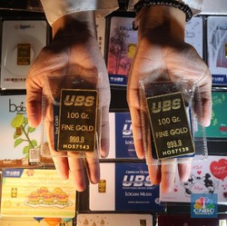 Separah Apa Harga Emas Bakal Anjlok? Cek di Sini...