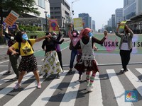 Hari Bumi Dunia, Para Pemuda Kritisi Iklim dengan Berjoget