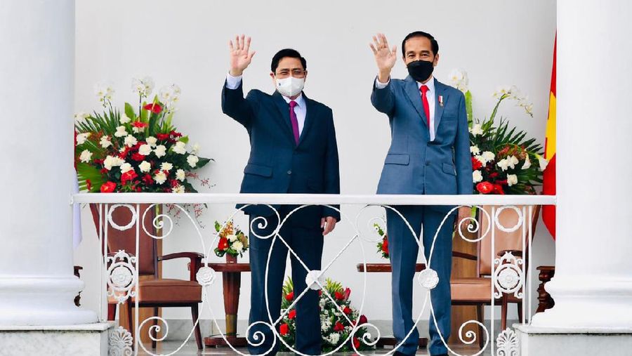 Presiden Joko Widodo melakukan pertemuan bilateral dengan Perdana Menteri Vietnam Pham Minh Chinch di Istana Kepresidenan Bogor, Jumat sore 23 April 2021. (Biro Pers Sekretariat Presiden/Laily Rachev)