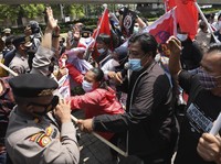 Bentrokan di Jakarta Tolak Panglima Junta Militer Myanmar