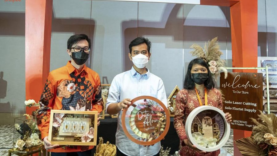 Pemerintah Kota Solo bersama dengan Shopee Indonesia menandatangani kesepakatan guna mengembangkan potensi dan mencetak usaha mikro, kecil dan menengah (UMKM) yang siap menembus pasar ekspor. Ist